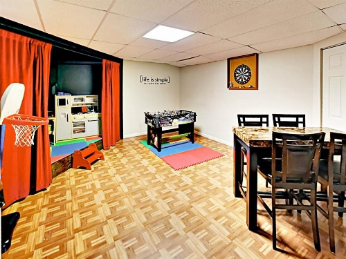 4 Bedrooms Country Home image 14