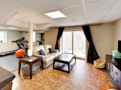 4 Bedrooms Country Home image 24