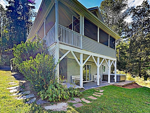 4 Bedrooms Country Home image 26