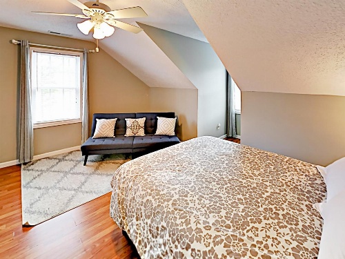 4 Bedrooms Country Home image 3