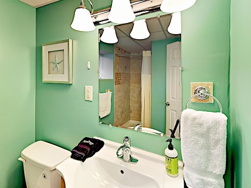 4 Bedrooms Country Home image 4