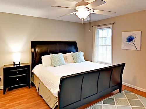 4 Bedrooms Country Home image 7